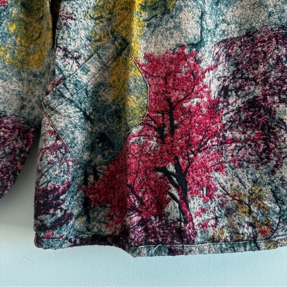 Tree Print Top - Picture 3 of 8